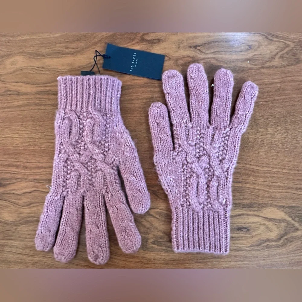 NWT Ted Baker London Cable-Knit Wool Gloves – Blush Pink NWT